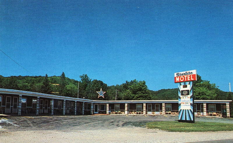 Superior Motel & Suites (Star-Lite Motel, Star Lite Motel) - Vintage Postcard